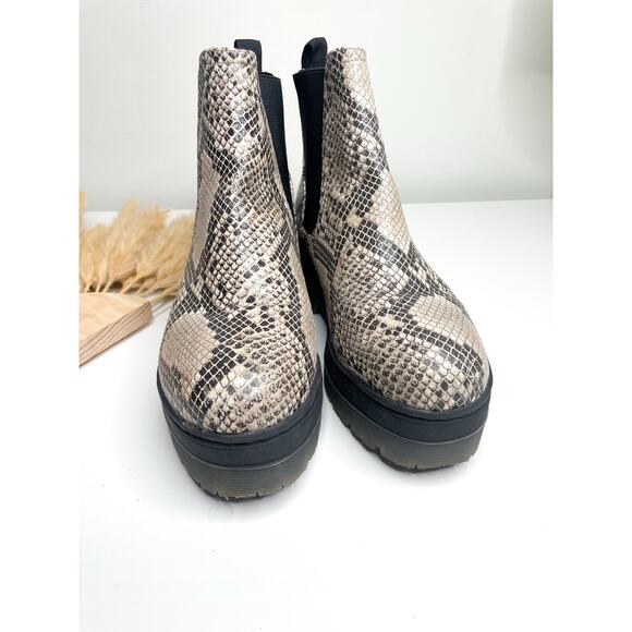 MIA Chelsea Boots Size 7.5 Snakeskin Python Punk Grunge Chunky Moto Booties - Picture 5 of 9